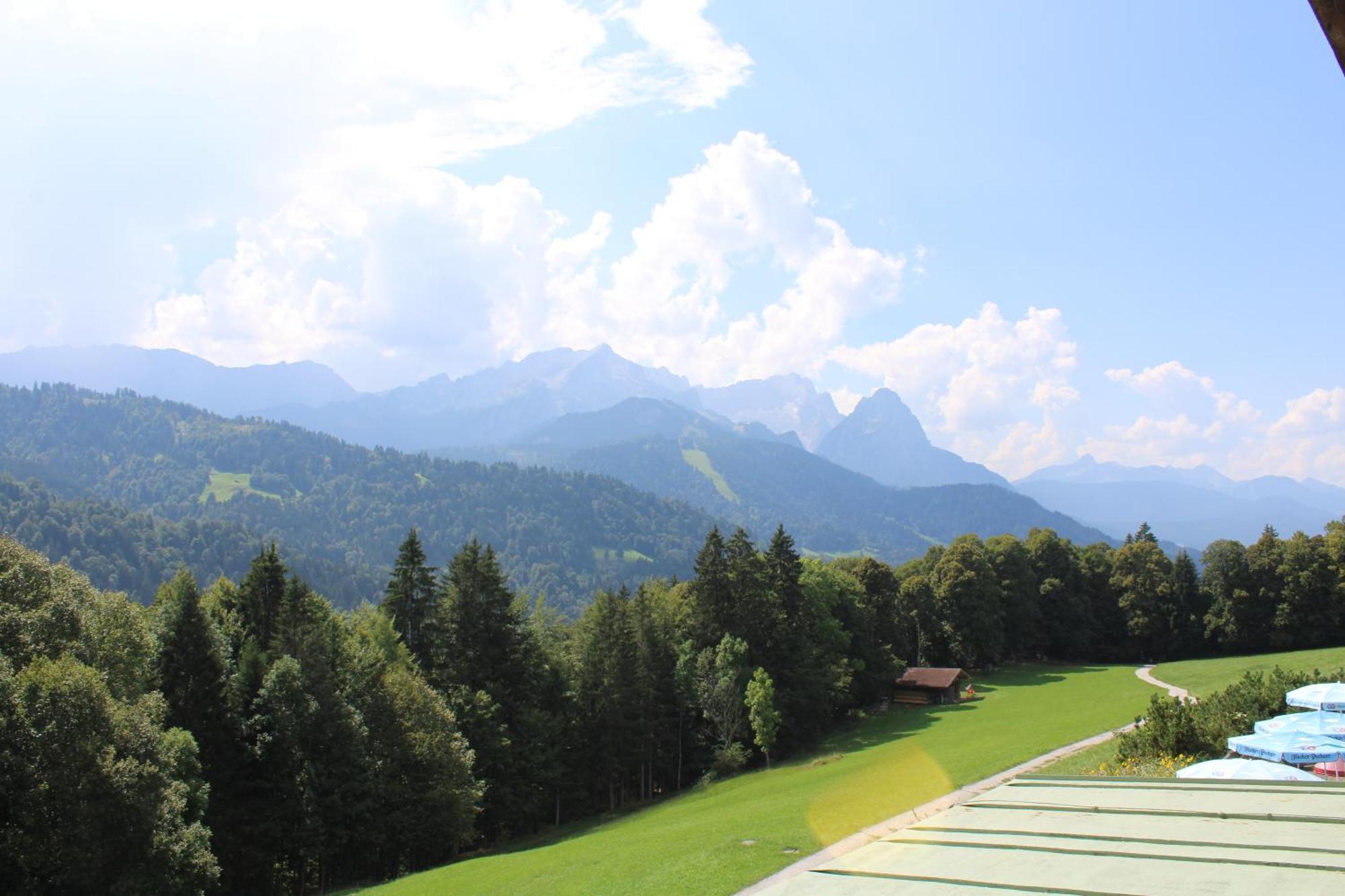 Pfeiffer Alm Am Sonnenhang Mit Blick Auf Die Zugspitze Garmisch-Partenkirchen Esterno foto
